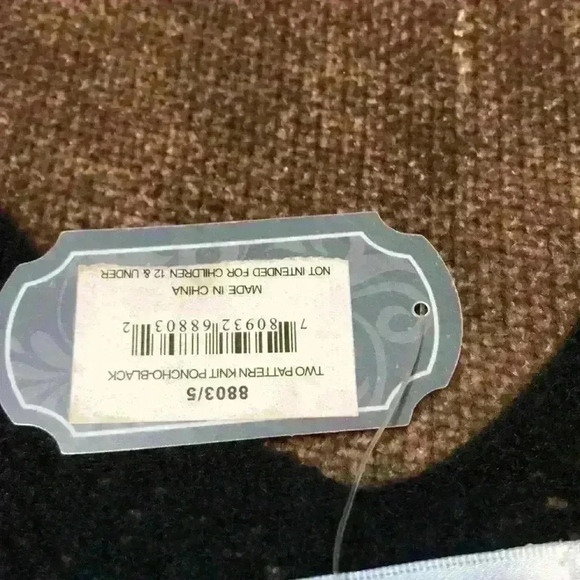 NWT Arianna by Howard’s Black Two Pattern Knit Poncho - Picture 6 of 10